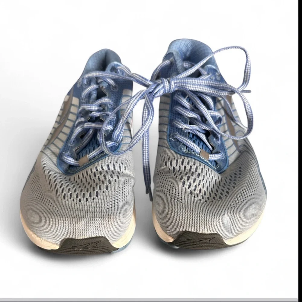 ALTRA INTUITION 4.5 Women’s Blue and Gray Athletic Shoes- size 8 -missing insole